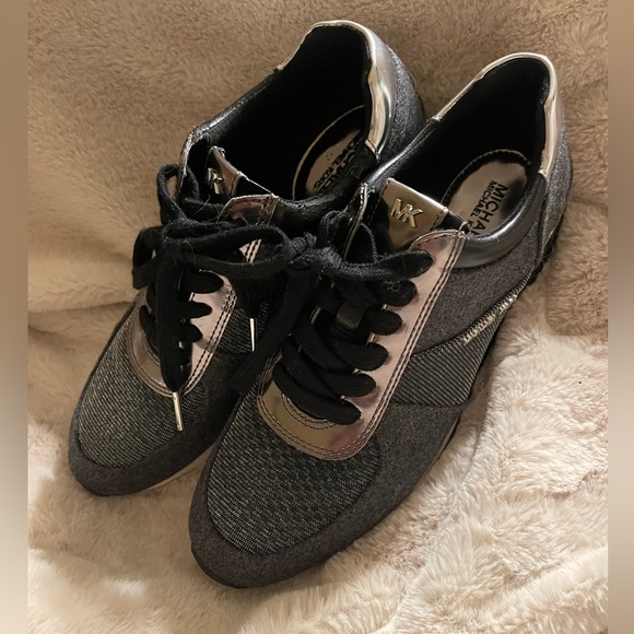 Michael Kors Shoes - MICHAEL KORS Leather Trainers in Black size 7.5 NWT